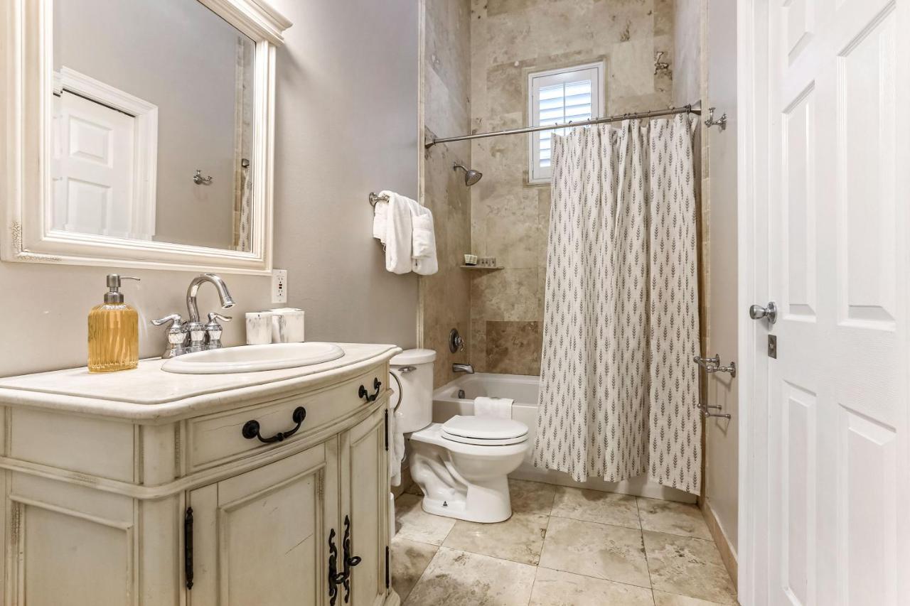 Hosteeva Modern Condo Near Magazine St & Close To Fq New Orleans Exteriör bild