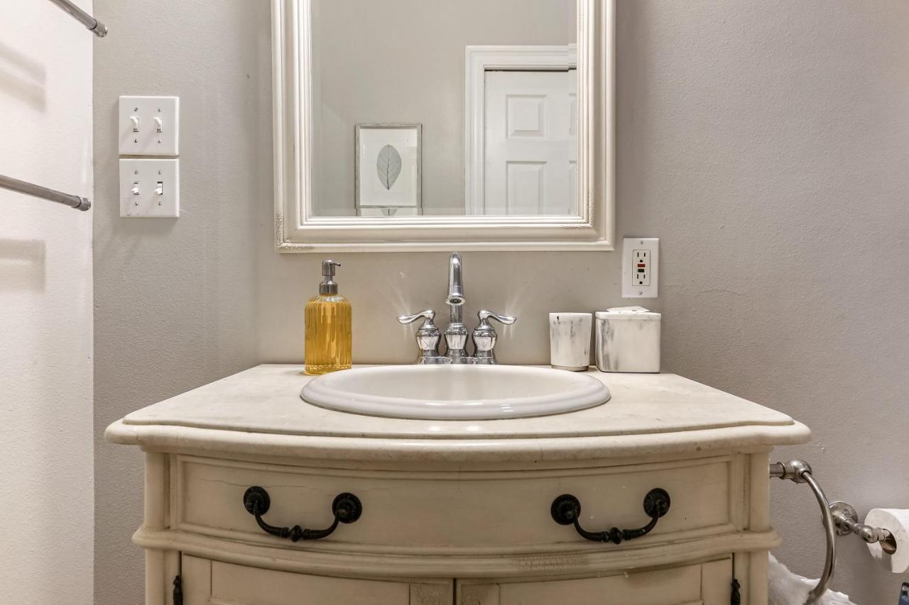 Hosteeva Modern Condo Near Magazine St & Close To Fq New Orleans Exteriör bild